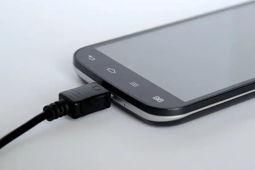 Jak wyczyścić aparat w telefonie, aby zdjęcia były zawsze ostre