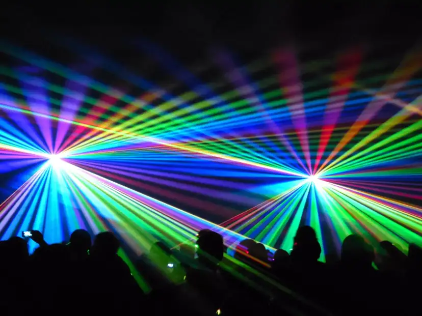 Laser uszkodził wzrok? Poznaj objawy i ocal swój wzrok!