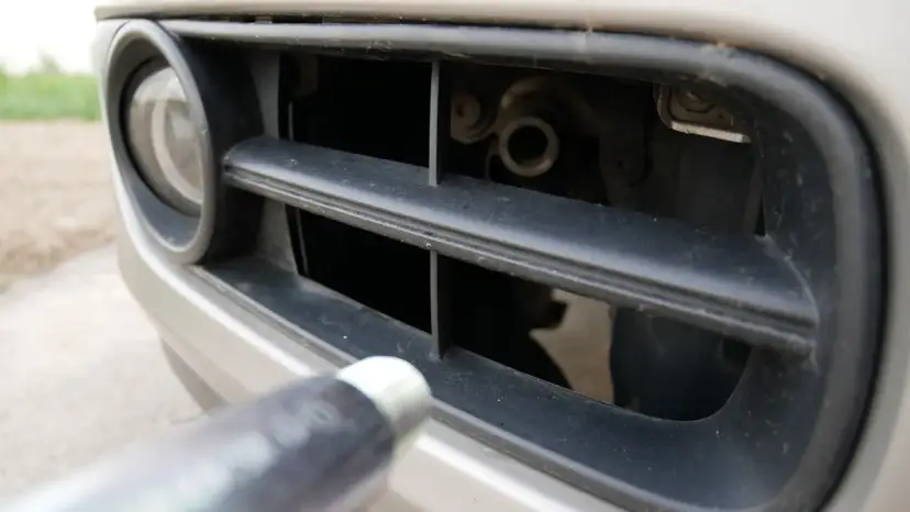 Gdzie wkręcić ucho do holowania VW T5 - proste kroki i porady