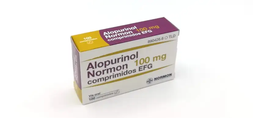 Caja de Alopurinol Normon 100 mg, 100 comprimidos. Medicamento para tratar la gota y otras afecciones, útil también para perros.