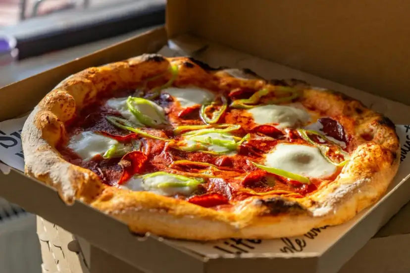 Skąd jest pizza? Odkryj prawdziwe korzenie i jej fascynującą historię