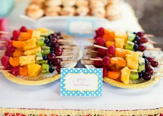 Pomysły na smaczne jedzenie na kinder party, które uwielbią dzieci