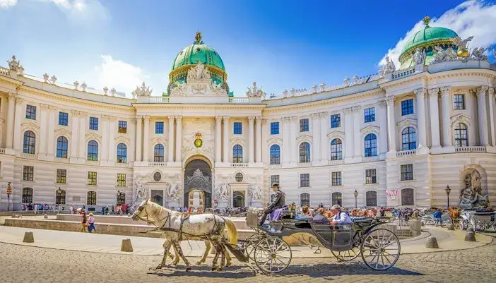 Odkryj Wiedeń: co zwiedzić, by poczuć cesarski splendor?