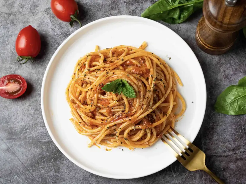 Spaghetti bez mięsa: Szybkie i pyszne przepisy, które zachwycą!