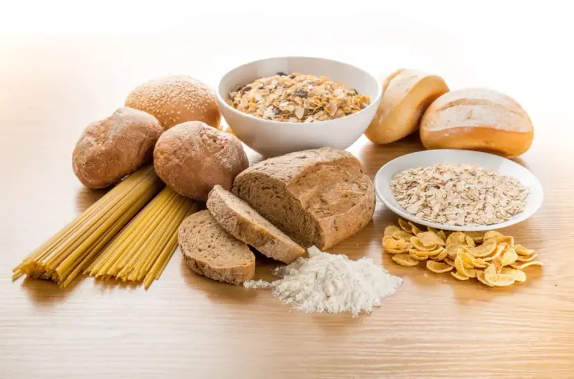 Chleb, bułki, makaron, płatki owsiane, musli i mąka. Zastanawiasz się nad **miesiąc bez glutenu efekty**?