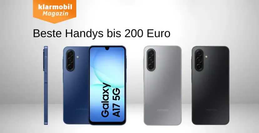 Vier Samsung Smartphones in Blau, Silber und Schwarz, davon eines mit Display.