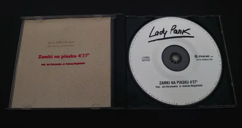Lady Pank - Zamki na piasku 4'37". Promocyjna płyta CD z radiową wersją utworu.