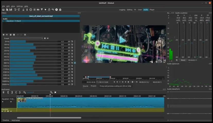 Shotcut, program do łączenia filmów, z widocznym edytorem audio i wizualizacją dźwięku.
