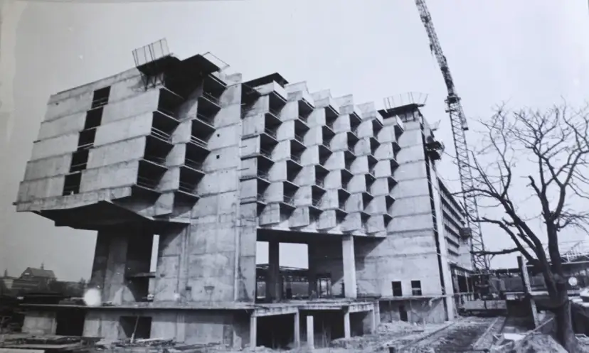Tajemnica Hotelu Forum Kraków: Dlaczego zamknięto ikonę PRL-u?