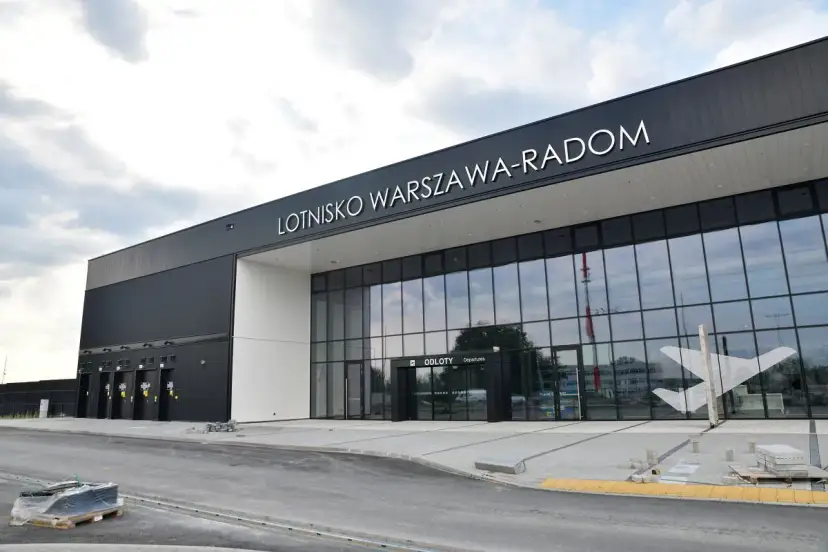 Czy w Radomiu jest lotnisko? Poznaj Port Lotniczy Warszawa-Radom
