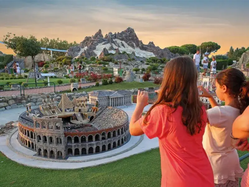 Italia in Miniatura: Attrazioni, Orari e Consigli per la Tua Visita