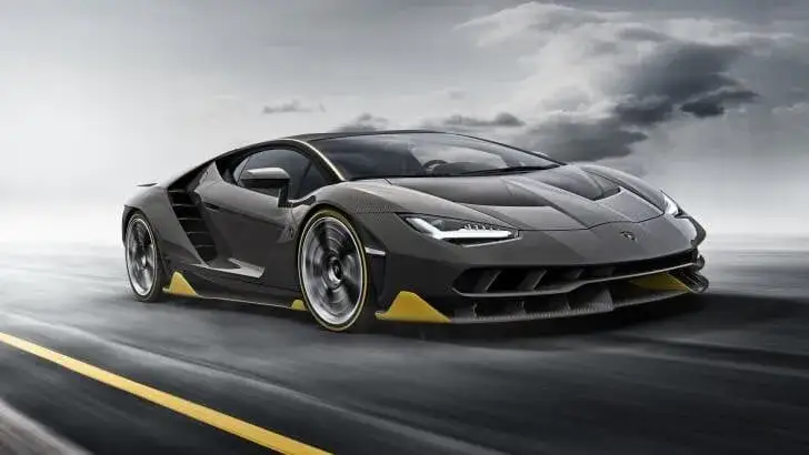 Ile kosztuje wypożyczenie lamborghini? Sprawdź ceny i ukryte koszty