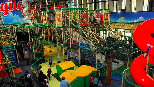 Warszawa z dzieckiem: TOP atrakcje i pomysły na rodzinny czas