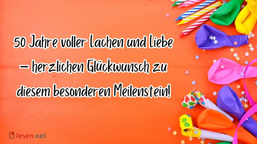 Geburtstagskerzen, Luftballons und Konfetti auf orangefarbenem Hintergrund mit Glückwünschen zum 50. Geburtstag.
