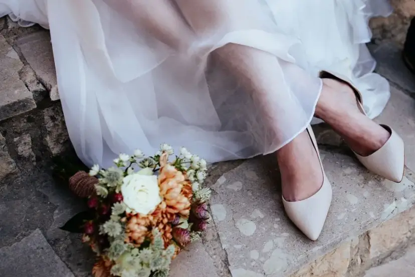 Jakie buty do sukni ślubnej boho, aby czuć się komfortowo i stylowo