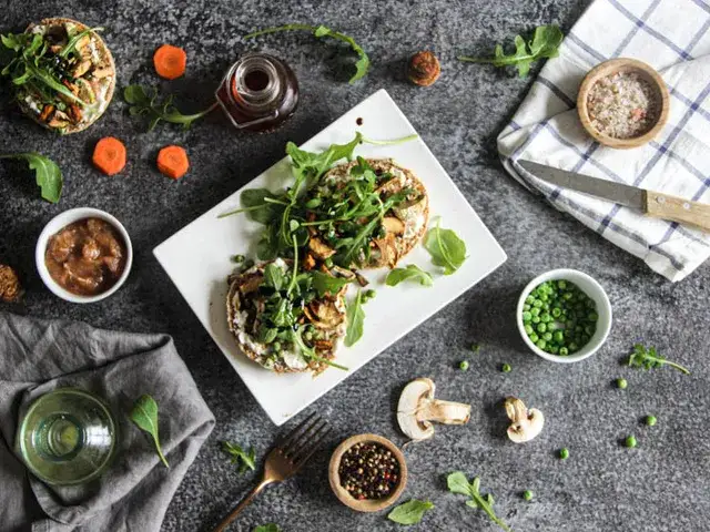 Les meilleures épices à utiliser avec petits pois et carottes pour un plat savoureux