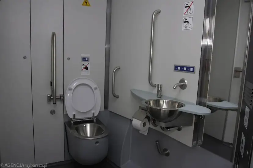 Toalety w Intercity: Jak szybko znaleźć i co musisz wiedzieć?