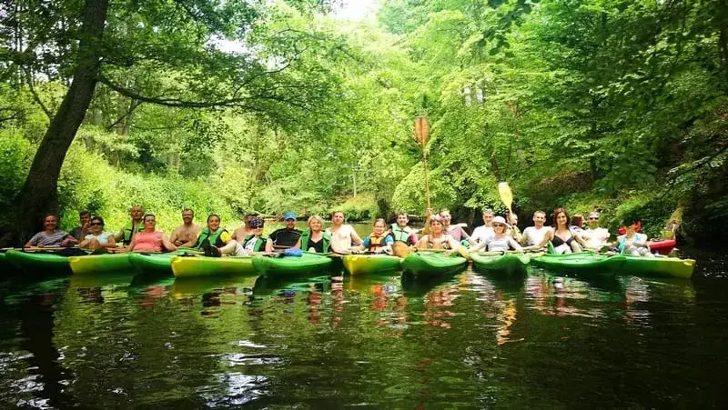 Spływ kajakowy Wełna: najlepsze trasy, ceny i atrakcje na rzece