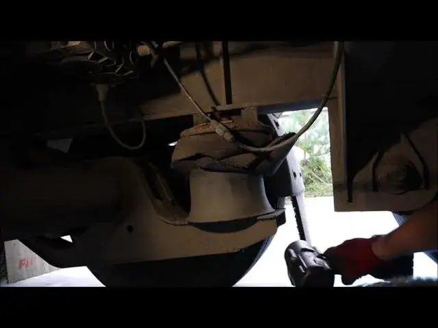 Ile kosztuje wymiana poduszki w naczepie? Sprawdź ukryte koszty!