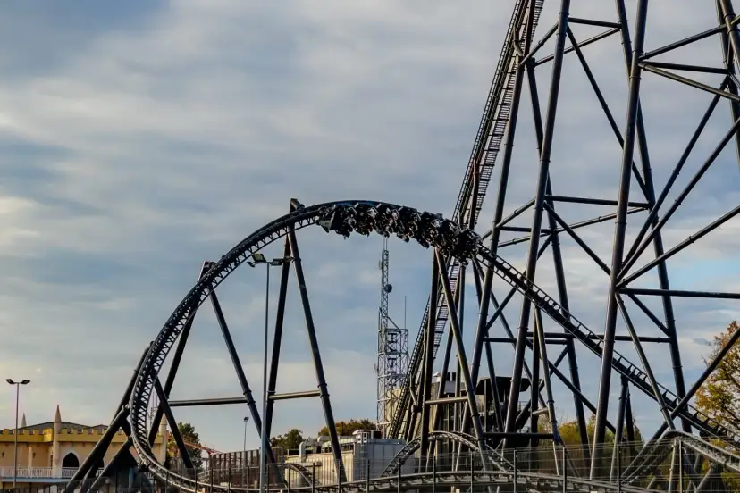 Ile atrakcji ma Energylandia? Zaskakujące liczby i różnorodność!