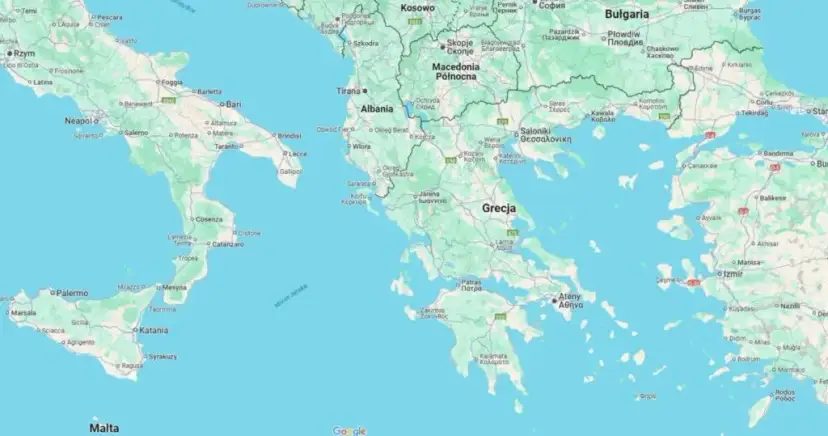 Ile trwa lot z Warszawy do Aten? Poznaj zaskakujące szczegóły!