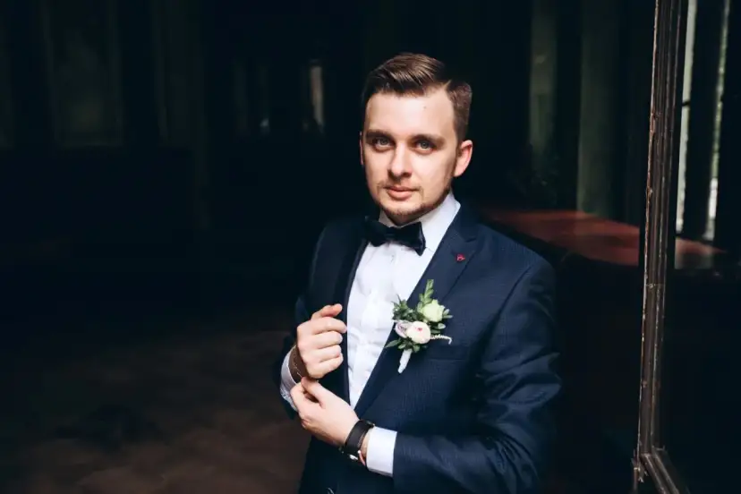 Garnitur ślubny: jak wybrać idealny strój i uniknąć wpadki?