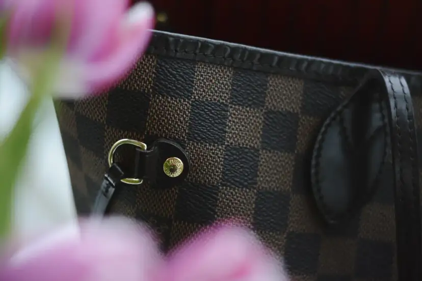 Ceny torebek Louis Vuitton - ile kosztuje najpopularniejszy model?