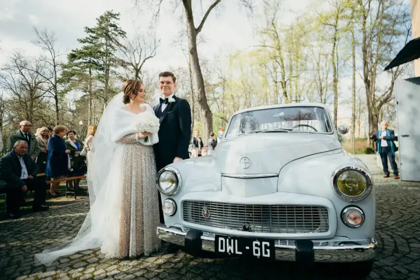 Czym do ślubu? Wybierz auto marzeń i uniknij błędów!