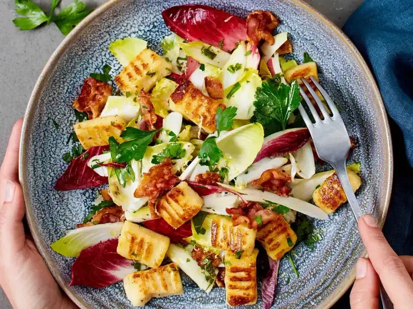 Chicorée-Salat: Bitterkeit ade! 4 Rezepte & Profi-Tipps