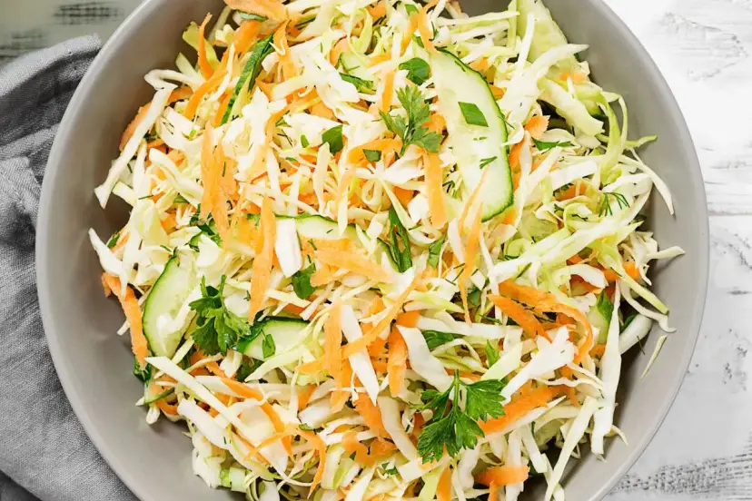 Najlepsze surówki do schabowego i frytek, które zaskoczą Twoich gości