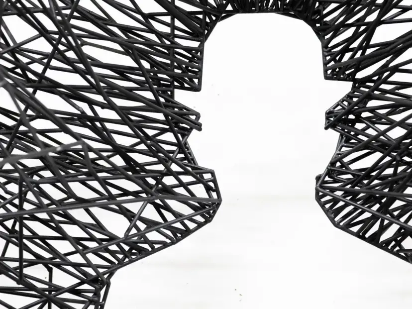 Tomasz Górnicki: Fenomen rzeźby, która porusza. Poznaj artystę.