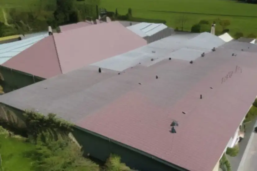 Ile farby na 100m2 dachu? Sprawdź, ile naprawdę potrzebujesz