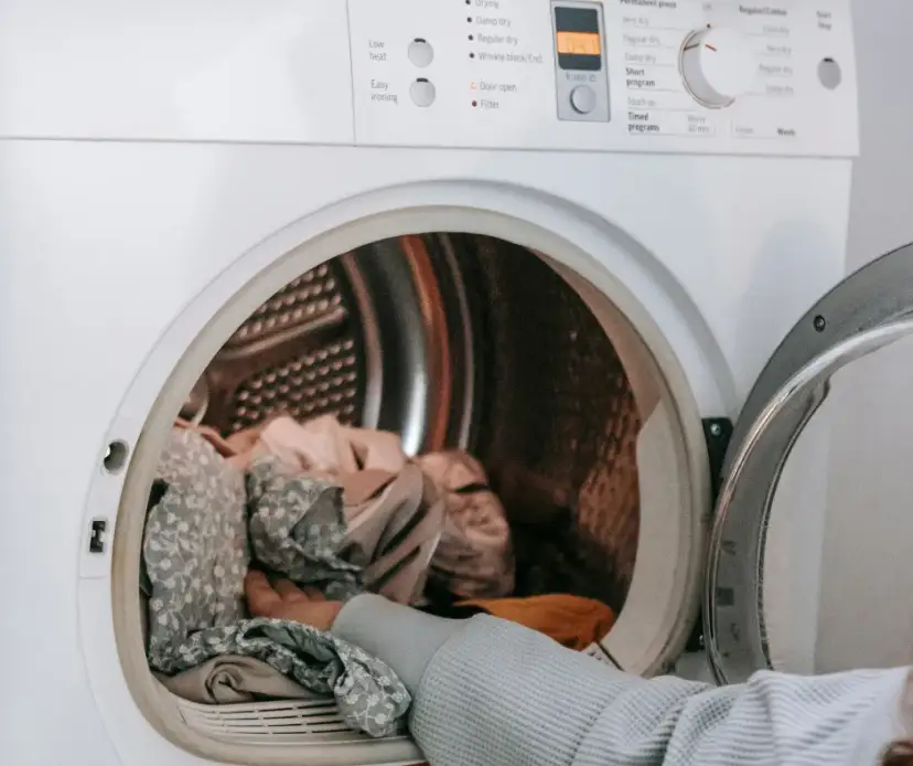 Gdzie giną skarpetki w pralce? Oto miejsca, gdzie mogą się ukrywać