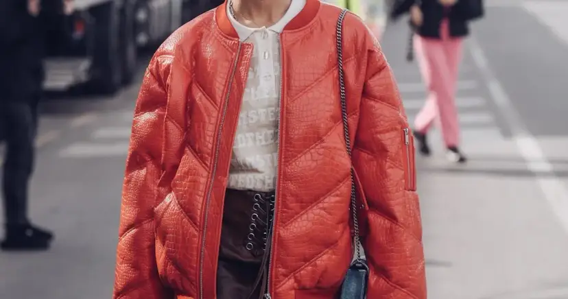 Jakie modne kurtki wybrać na wiosnę? Odkryj najnowsze trendy