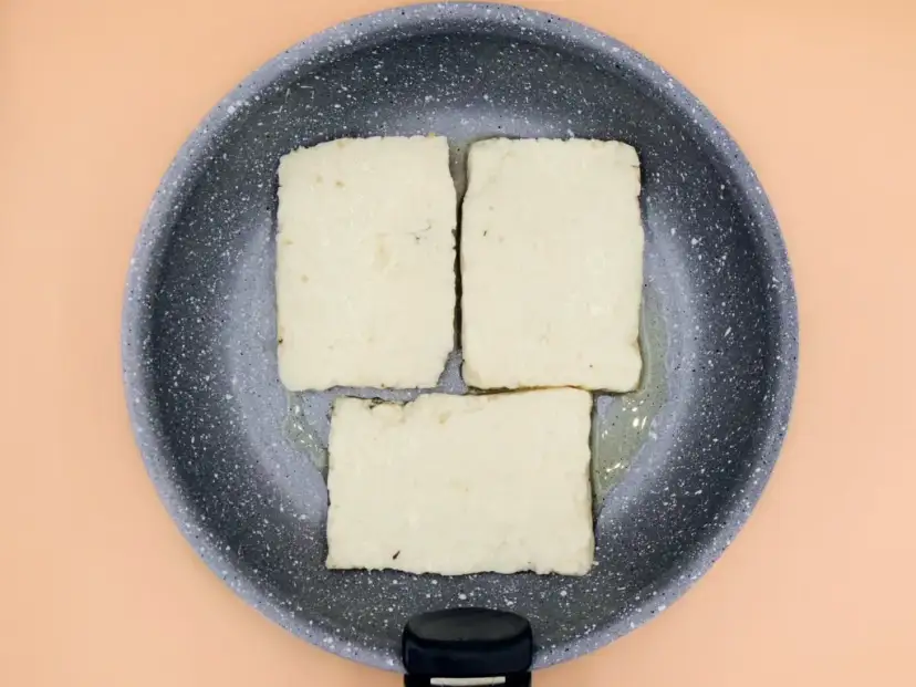 Jak smażyć halloumi, aby uzyskać idealną chrupkość i smak