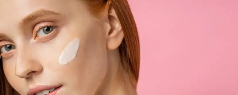 Jaka baza pod makijaż dla cery dojrzałej? Ranking i sekret młodości