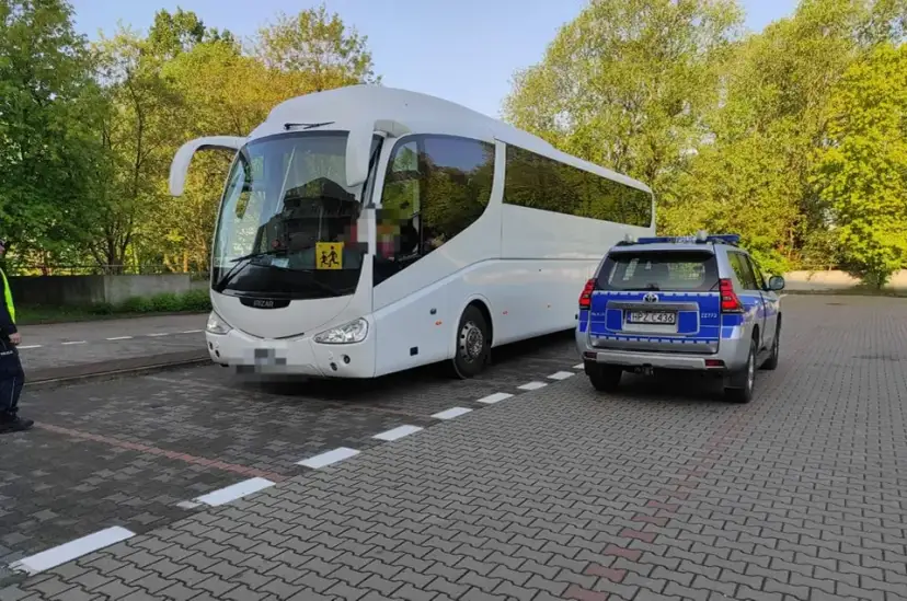 Jak zgłosić kontrolę autokaru i zapewnić bezpieczeństwo podróży