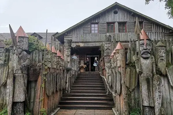 Atrakcje w Spychowie, które zaskoczą każdego turystę i zachwycą