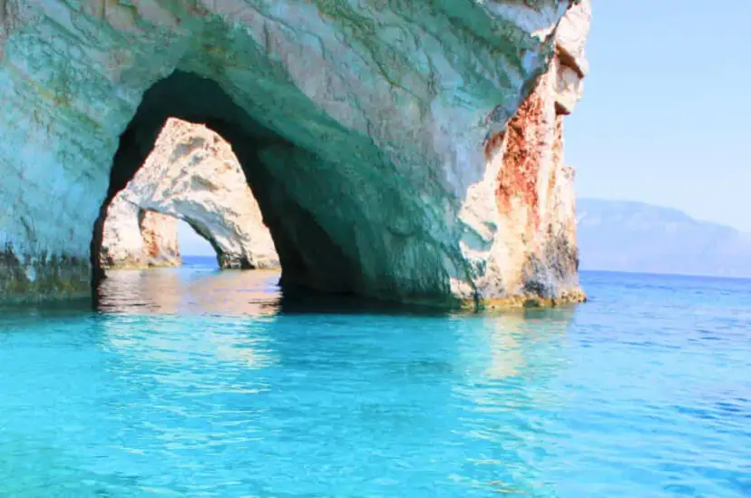 Ile trwa lot z Polski do Grecji? Sprawdź, co wpływa na czas podróży