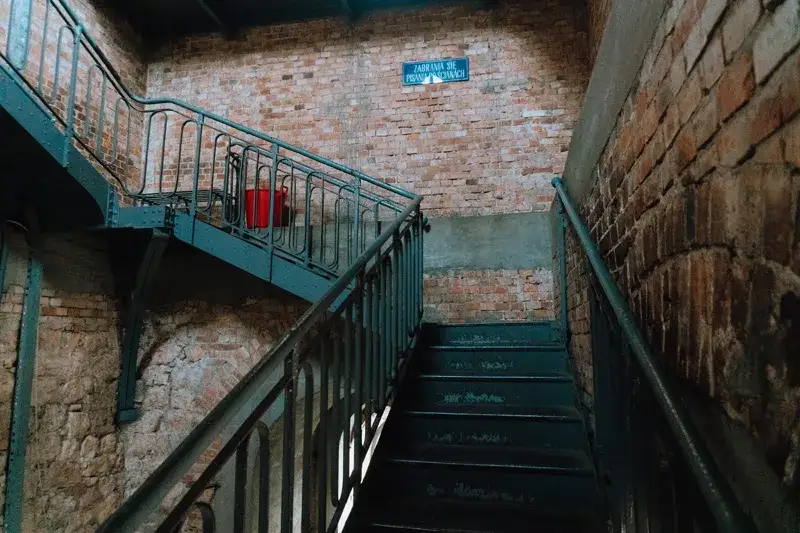 Ile schodów ma wieża na jasnej górze? Odkryj zaskakującą liczbę kroków