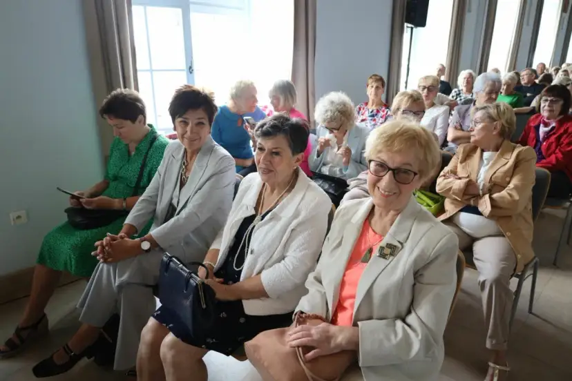 Uniwersytet Trzeciego Wieku Szczecin - edukacja dla seniorów bez ograniczeń