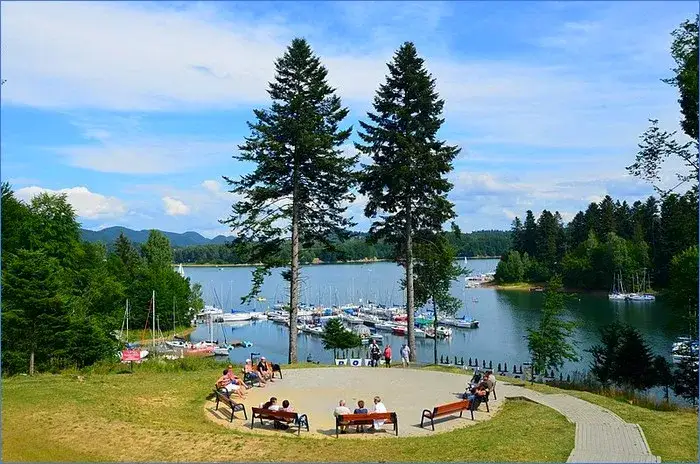 Atrakcje w Polańczyku: najpiękniejsze miejsca i niezapomniane przeżycia