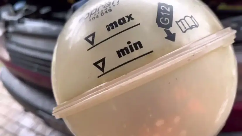 Jak odkamienić chłodnicę w ciągniku? Poradnik: domowe i pro metody