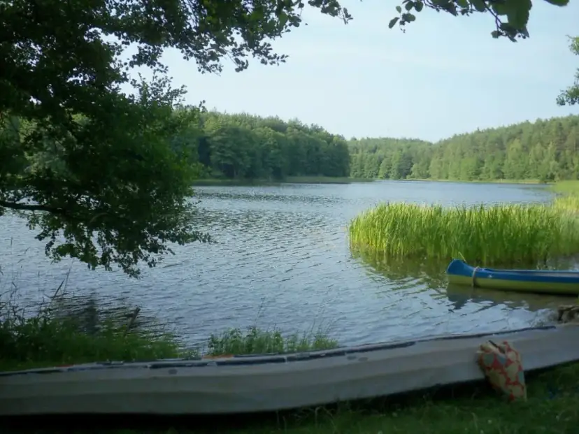 Noclegi nad jeziorem zachodniopomorskie – najlepsze oferty i atrakcje