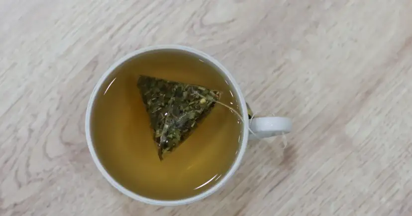 Zielona herbata: skutki uboczne. Jak pić, by nie żałować?