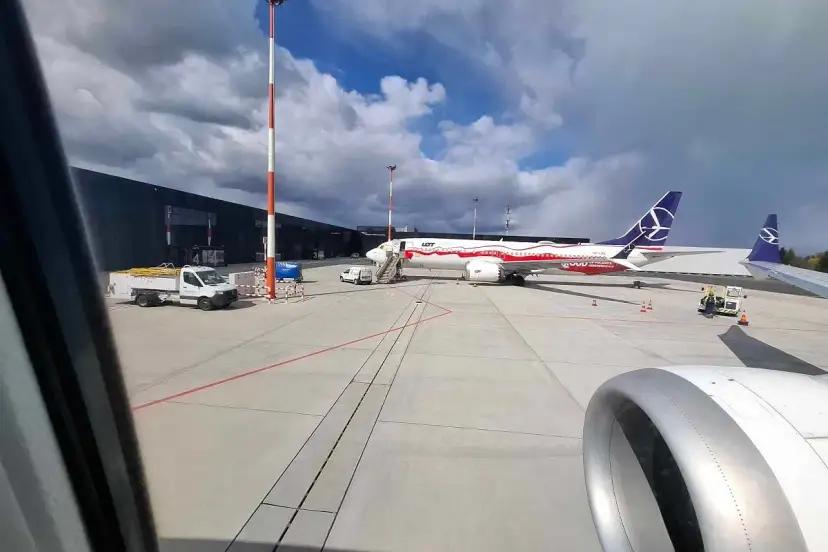 Lotnisko Warszawa-Radom: Aktualne połączenia, ruch pasażerski i przyszłość