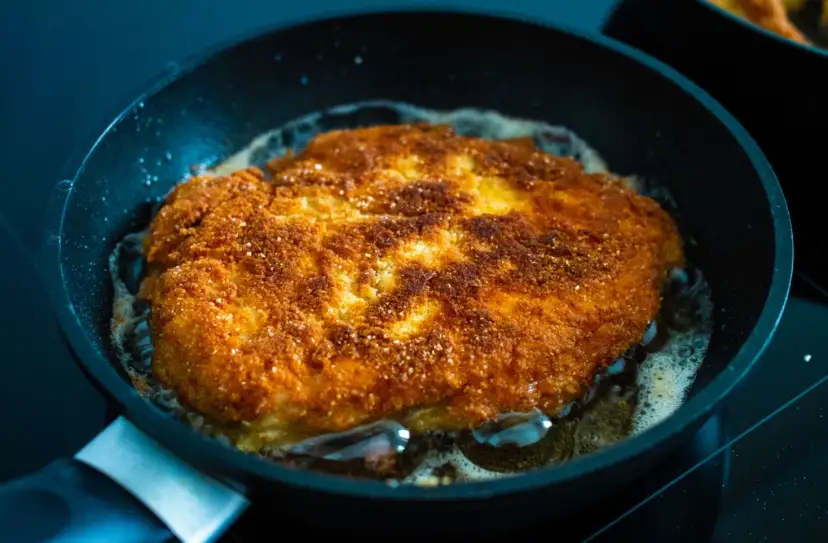 Jak idealnie smażyć schab, aby był soczysty i chrupiący