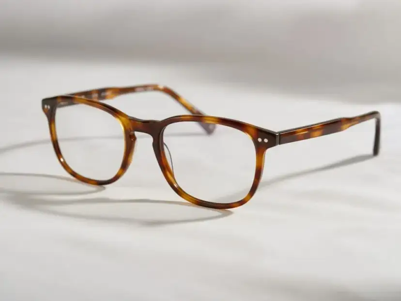 Dla kogo szylkretowe oprawki? Odkryj swój idealny wzór!