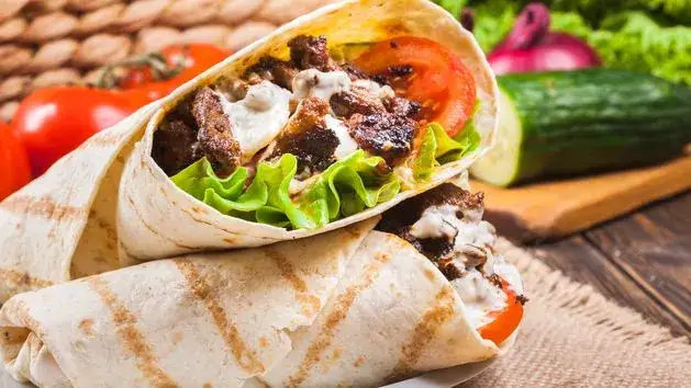 Czy kebab jest zdrowy? Odkryj, jak jeść go bez wyrzutów sumienia