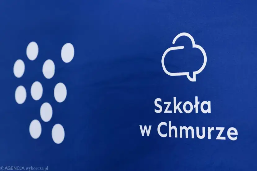 Szkoła w Chmurze: Egzaminy zdalnie czy stacjonarnie? Ostateczna odpowiedź
